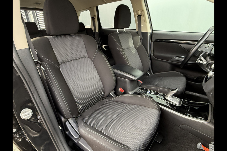 Mitsubishi Outlander BWJ 2021 | 2.4 225PK PHEV Pure | CLIMA | NAVI | STOELVERW | LEDER | CAMERA A | CARPLAY |