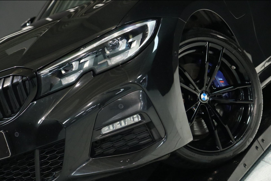 BMW 3 Serie Touring 330e M Sport / PANO / LIVE COCKPIT / CAMERA / DEALER SERVICE / STOELVERW