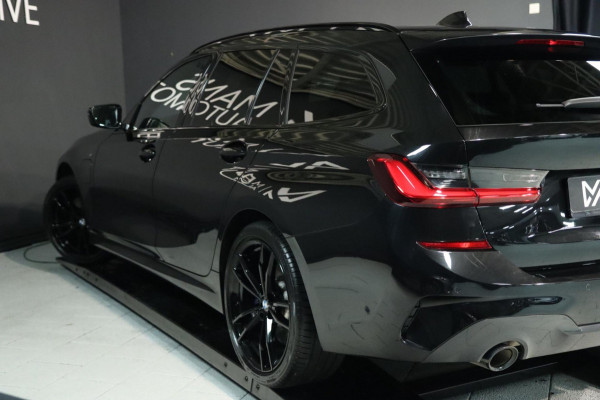 BMW 3 Serie Touring 330e M Sport / PANO / LIVE COCKPIT / CAMERA / DEALER SERVICE / STOELVERW