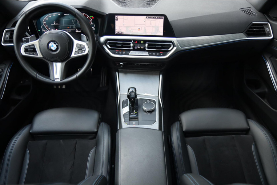 BMW 3 Serie Touring 330e M Sport / PANO / LIVE COCKPIT / CAMERA / DEALER SERVICE / STOELVERW