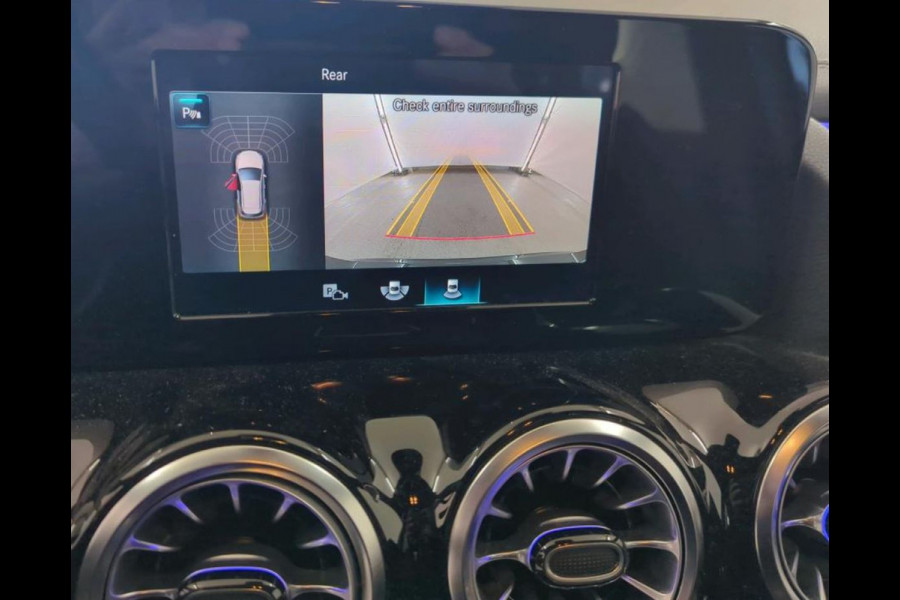 Mercedes-Benz B-Klasse 250 e Hybride Premium / Design-en AMG line / 1/2 Leder / Stoelverwarming / Pdc+Camera / Navigatie / Apk 01-2028