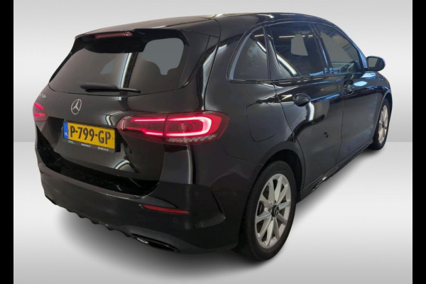 Mercedes-Benz B-Klasse 250 e Hybride Premium / Design-en AMG line / 1/2 Leder / Stoelverwarming / Pdc+Camera / Navigatie / Apk 01-2028