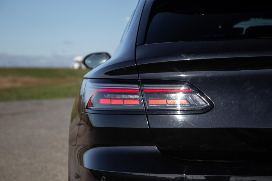 Volkswagen Arteon 1.4 TSI eHybrid R-Line Business CARPLAY / LEER / CAMERA / MEMMORY / LED / STOELVERWARMING