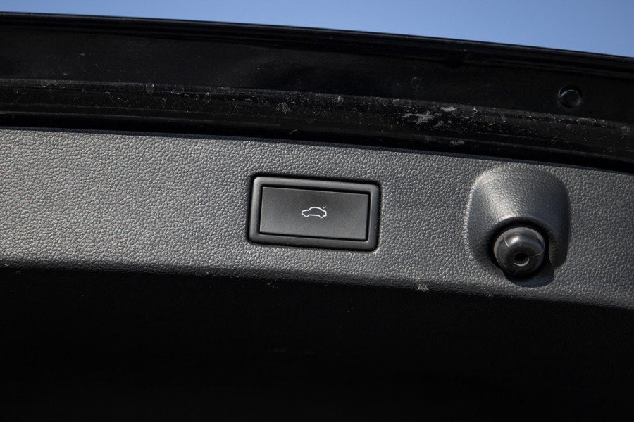 Volkswagen Arteon 1.4 TSI eHybrid R-Line Business CARPLAY / LEER / CAMERA / MEMMORY / LED / STOELVERWARMING