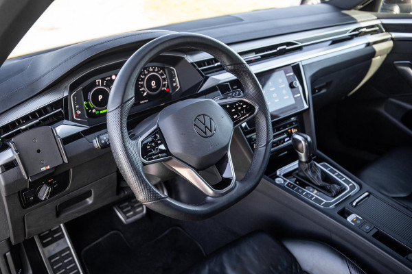 Volkswagen Arteon 1.4 TSI eHybrid R-Line Business CARPLAY / LEER / CAMERA / MEMMORY / LED / STOELVERWARMING