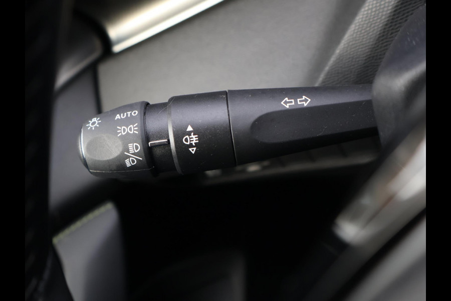 Peugeot E-308 FIRST EDITION GT EV 54 KWH + STUUR/STOELVERW. | ADAPTIVE CRUISE | CARPLAY | STANDKACHEL | CAMERA