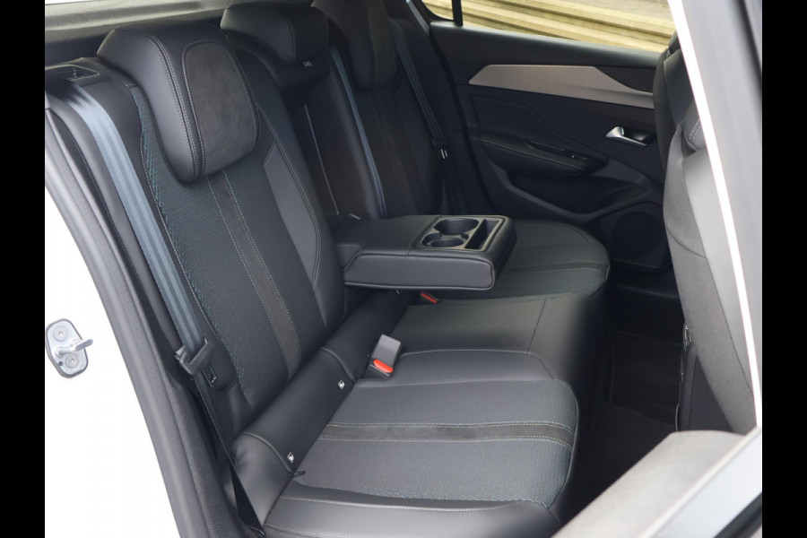 Peugeot E-308 FIRST EDITION GT EV 54 KWH + STUUR/STOELVERW. | ADAPTIVE CRUISE | CARPLAY | STANDKACHEL | CAMERA