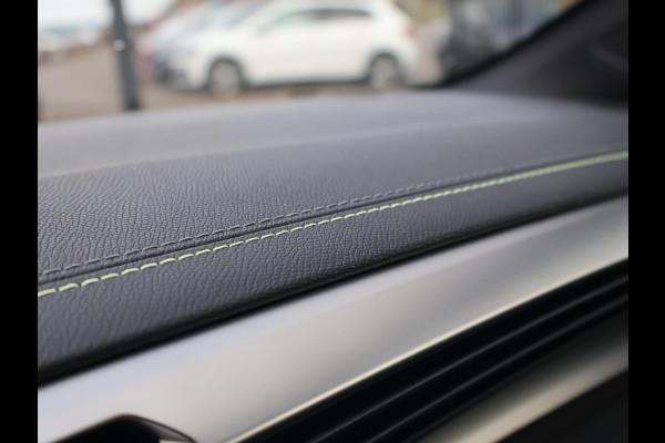 Peugeot E-308 FIRST EDITION GT EV 54 KWH + STUUR/STOELVERW. | ADAPTIVE CRUISE | CARPLAY | STANDKACHEL | CAMERA