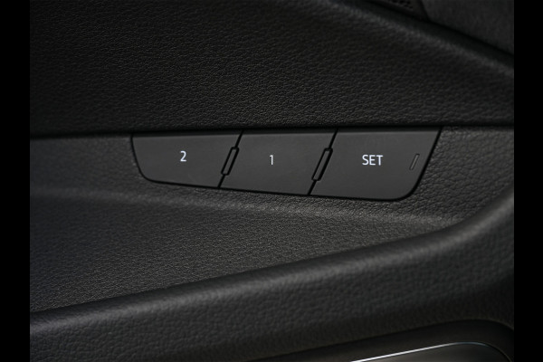 Audi Q8 Sportback e-tron 55 quattro 408pk S Edition 115 kWh | Panoramadak | S-Seats + Memory | B&O Sound | Camera | Luchtvering | Keyless | Active Cruise | Ambiance Interieur | 4-Zone Climate | Decor Carbon