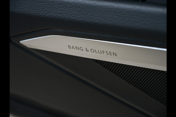 Audi Q8 Sportback e-tron 55 quattro 408pk S Edition 115 kWh | Panoramadak | S-Seats + Memory | B&O Sound | Camera | Luchtvering | Keyless | Active Cruise | Ambiance Interieur | 4-Zone Climate | Decor Carbon