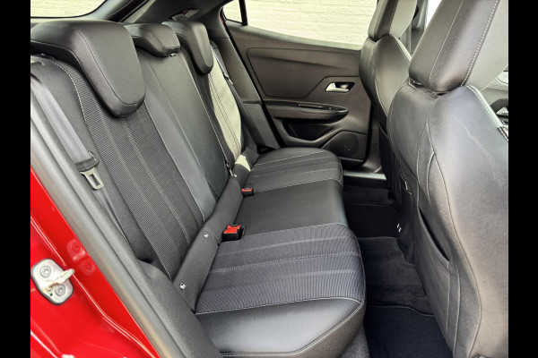 Opel Mokka 1.2 Turbo Adaptive cruise Climate control Stoel- en stuurverwarming Apple / Android parkeersensoren