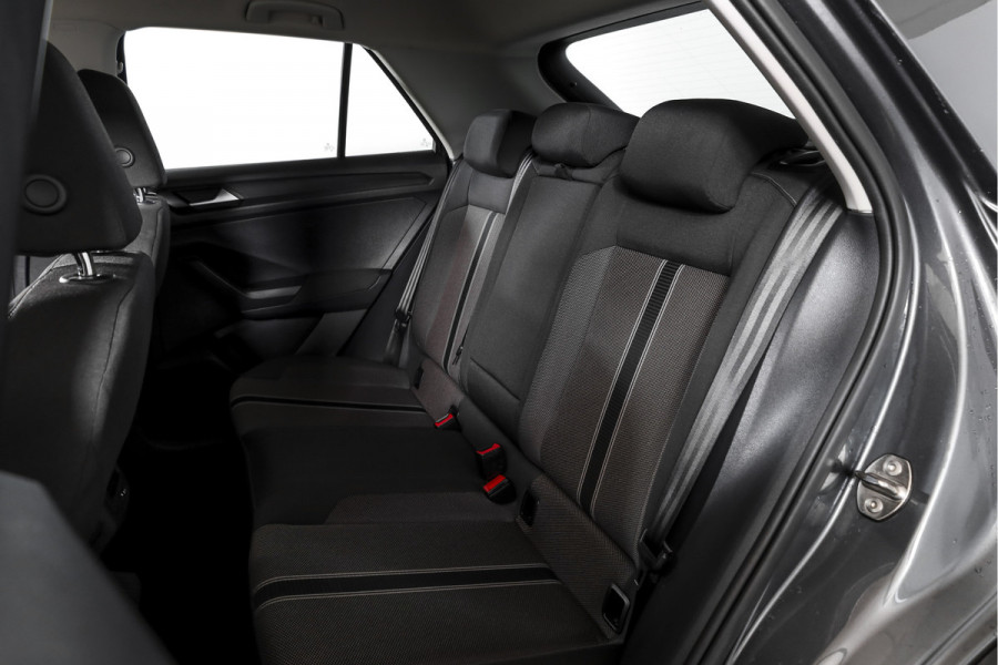 Volkswagen T-Roc 1.5 TSI Style 150 PK Orig. NL | Afn. Trekhaak | Adapt. Cruise | PDC | NAV + App. Connect | ECC | LM 16" |