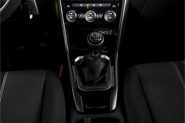 Volkswagen T-Roc 1.5 TSI Style 150 PK Orig. NL | Afn. Trekhaak | Adapt. Cruise | PDC | NAV + App. Connect | ECC | LM 16" |