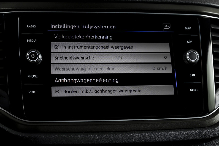 Volkswagen T-Roc 1.5 TSI Style 150 PK Orig. NL | Afn. Trekhaak | Adapt. Cruise | PDC | NAV + App. Connect | ECC | LM 16" |