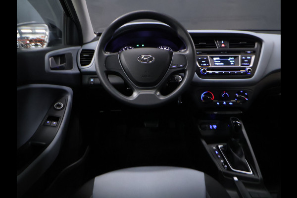 Hyundai i20 1.4i i-Vision Automaat [TREKHAAK, AIRCO, PARKEERSENSOR, RADIO, NIEUWSTAAT]
