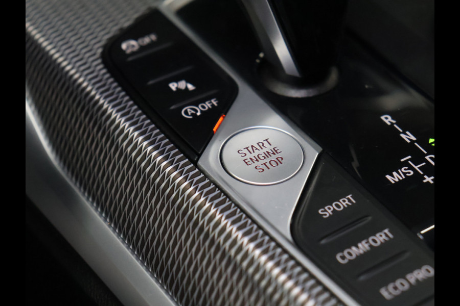 BMW 3-serie M340i xDrive High Executive [SCHUIFKANTELDAK, MEMORY SEATS, APPLE CARPLAY, ANDROID, HEAD-UP, ADAPTIVE CRUISE, SPORTSTOELEN, BMW LASER, CAMERA, STOELVERWARMING, CLIMATE, NIEUWSTAAT]