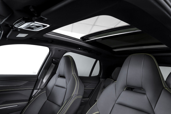 Lynk & Co 01 1.5 More | S/K-panodak | Dig. Cockpit | Stoel-+Stuurverw. | 360 Camera | Adapt. Cruise | Memory | Elek. klep | LM 20" |