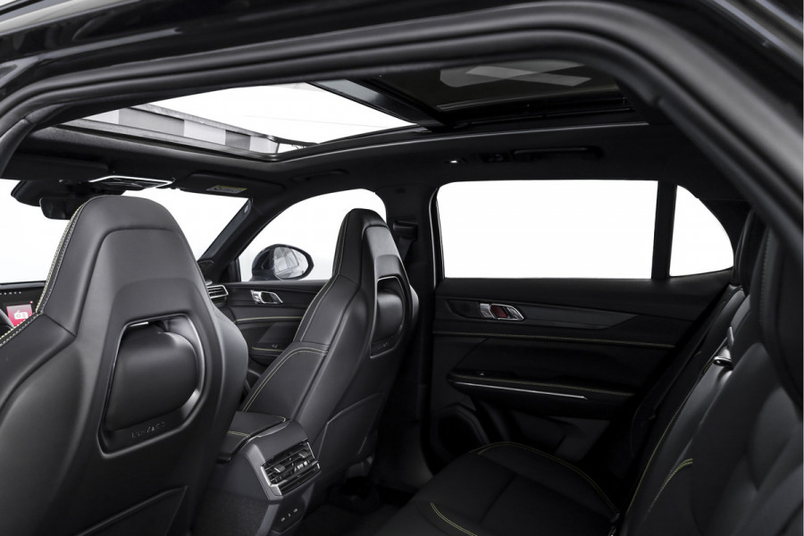 Lynk & Co 01 1.5 More | S/K-panodak | Dig. Cockpit | Stoel-+Stuurverw. | 360 Camera | Adapt. Cruise | Memory | Elek. klep | LM 20" |