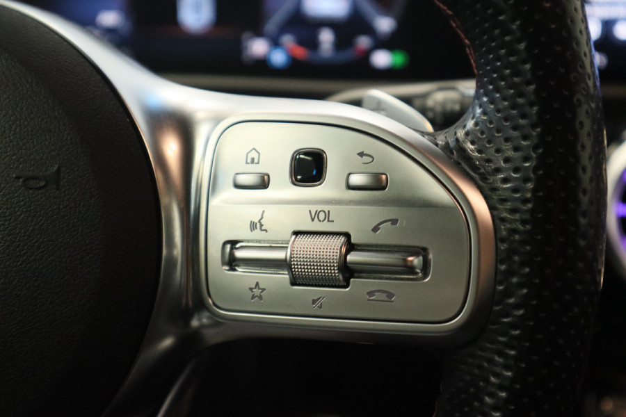 Mercedes-Benz A-Klasse 220 Premium Plus AMG Cruise/Climate Panoramadak PDC