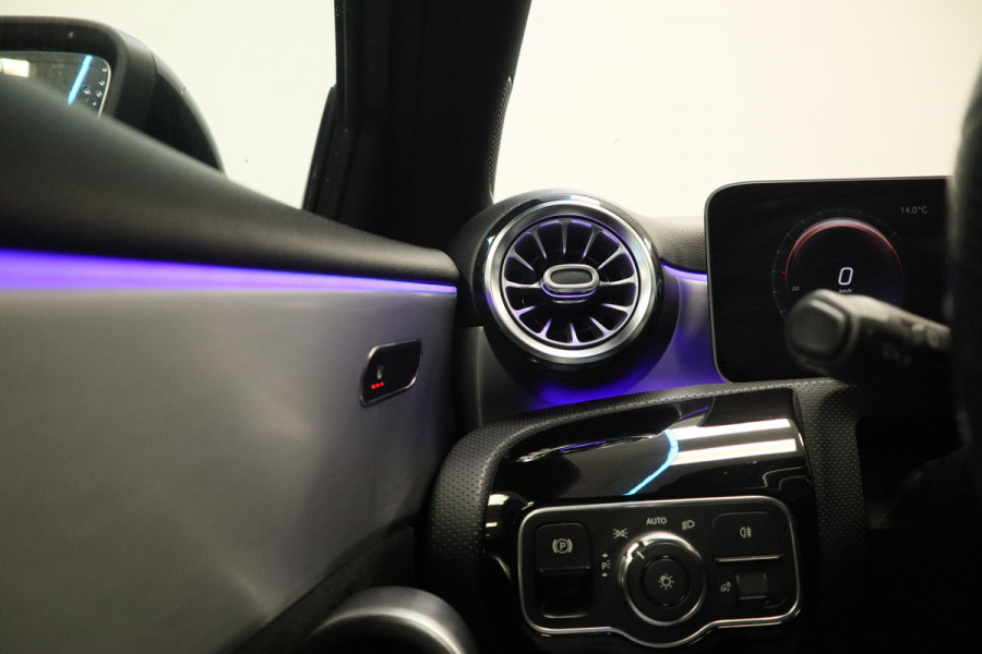 Mercedes-Benz A-Klasse 220 Premium Plus AMG Cruise/Climate Panoramadak PDC