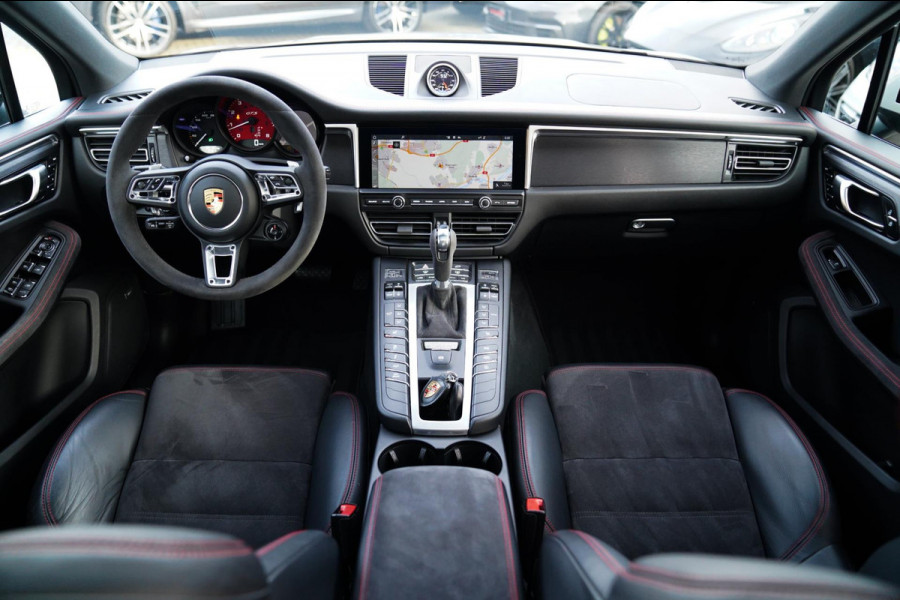 Porsche Macan 2.9 GTS | Panorama | Sport uitlaat | 360 Cam | Luchtvering | Sport Chrono | Dealer onderhouden | 1e eigenaar | ACC |