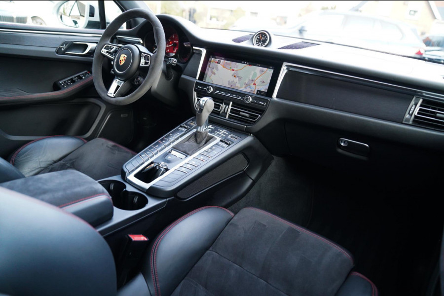 Porsche Macan 2.9 GTS | Panorama | Sport uitlaat | 360 Cam | Luchtvering | Sport Chrono | Dealer onderhouden | 1e eigenaar | ACC |