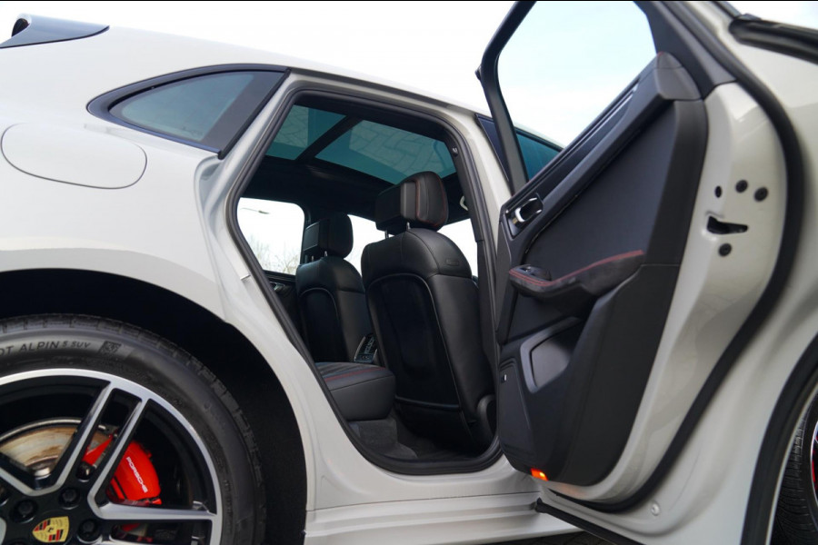 Porsche Macan 2.9 GTS | Panorama | Sport uitlaat | 360 Cam | Luchtvering | Sport Chrono | Dealer onderhouden | 1e eigenaar | ACC |