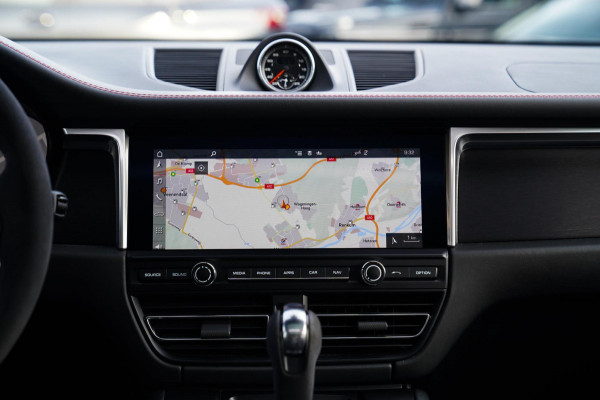 Porsche Macan 2.9 GTS | Panorama | Sport uitlaat | 360 Cam | Luchtvering | Sport Chrono | Dealer onderhouden | 1e eigenaar | ACC |