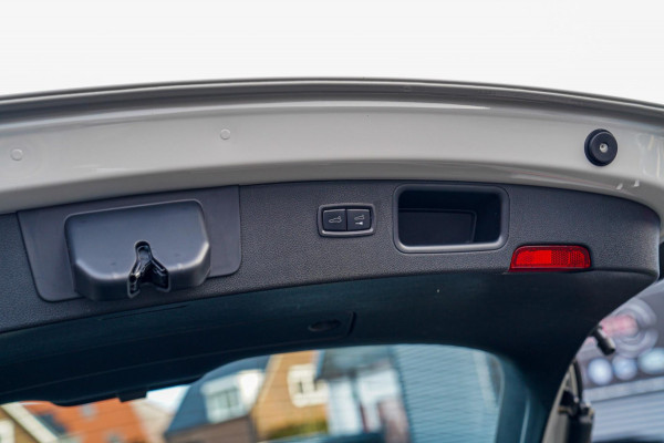 Porsche Macan 2.9 GTS | Panorama | Sport uitlaat | 360 Cam | Luchtvering | Sport Chrono | Dealer onderhouden | 1e eigenaar | ACC |