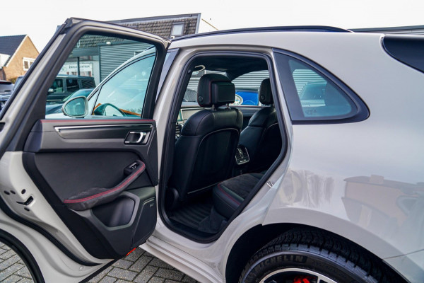 Porsche Macan 2.9 GTS | Panorama | Sport uitlaat | 360 Cam | Luchtvering | Sport Chrono | Dealer onderhouden | 1e eigenaar | ACC |
