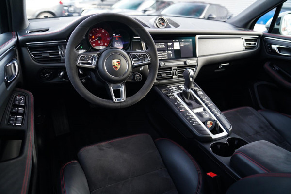 Porsche Macan 2.9 GTS | Panorama | Sport uitlaat | 360 Cam | Luchtvering | Sport Chrono | Dealer onderhouden | 1e eigenaar | ACC |