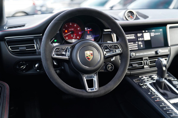 Porsche Macan 2.9 GTS | Panorama | Sport uitlaat | 360 Cam | Luchtvering | Sport Chrono | Dealer onderhouden | 1e eigenaar | ACC |