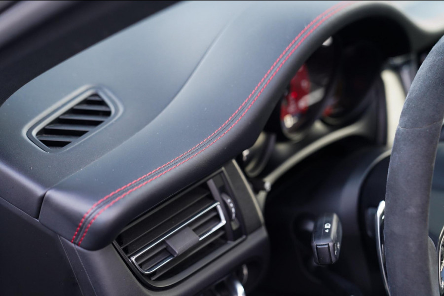 Porsche Macan 2.9 GTS | Panorama | Sport uitlaat | 360 Cam | Luchtvering | Sport Chrono | Dealer onderhouden | 1e eigenaar | ACC |