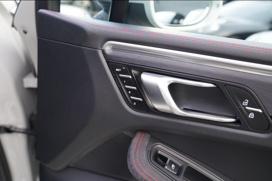 Porsche Macan 2.9 GTS | Panorama | Sport uitlaat | 360 Cam | Luchtvering | Sport Chrono | Dealer onderhouden | 1e eigenaar | ACC |