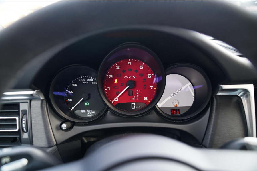 Porsche Macan 2.9 GTS | Panorama | Sport uitlaat | 360 Cam | Luchtvering | Sport Chrono | Dealer onderhouden | 1e eigenaar | ACC |