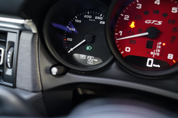 Porsche Macan 2.9 GTS | Panorama | Sport uitlaat | 360 Cam | Luchtvering | Sport Chrono | Dealer onderhouden | 1e eigenaar | ACC |