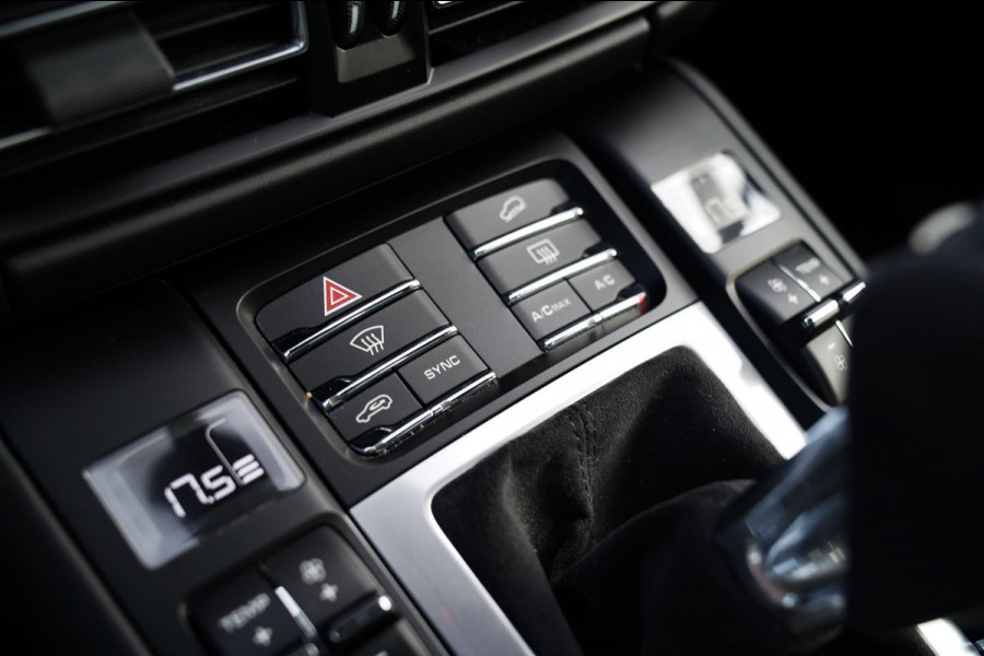 Porsche Macan 2.9 GTS | Panorama | Sport uitlaat | 360 Cam | Luchtvering | Sport Chrono | Dealer onderhouden | 1e eigenaar | ACC |