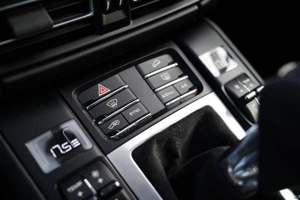 Porsche Macan 2.9 GTS | Panorama | Sport uitlaat | 360 Cam | Luchtvering | Sport Chrono | Dealer onderhouden | 1e eigenaar | ACC |