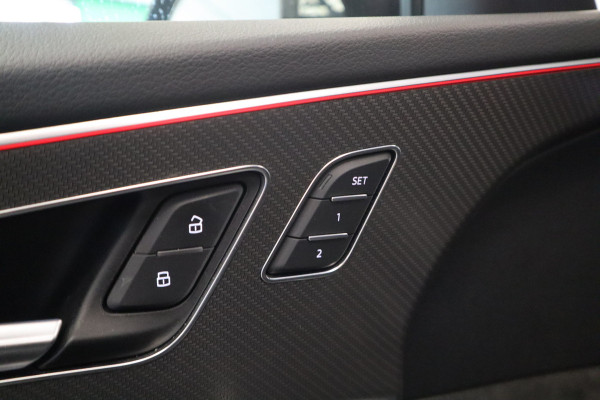 Audi Q8 4.0 TFSI RS Q8 quattro Panoramadak 23''Velgen Head-Up B&O Audio ! 2e Paasdag geopend van 12.00 tot 17:00u !