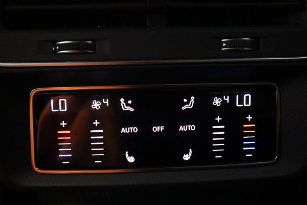 Audi Q8 4.0 TFSI RS Q8 quattro Panoramadak 23''Velgen Head-Up B&O Audio ! 2e Paasdag geopend van 12.00 tot 17:00u !