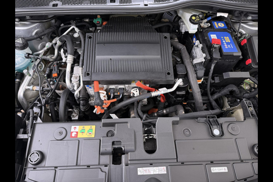 Citroën Ë-C4 Shine 50 kWh SOH 98% 3-FASE LADER | STUUR- & STOELVERWARMING | TREKHAAK | HEAD-UP DISPLAY | CAMERA | KEYLESS START & GO | DODEHOEKDETECTIE | RIJKLAAR MET 12 MAANDEN BOVAG-GARANTIE