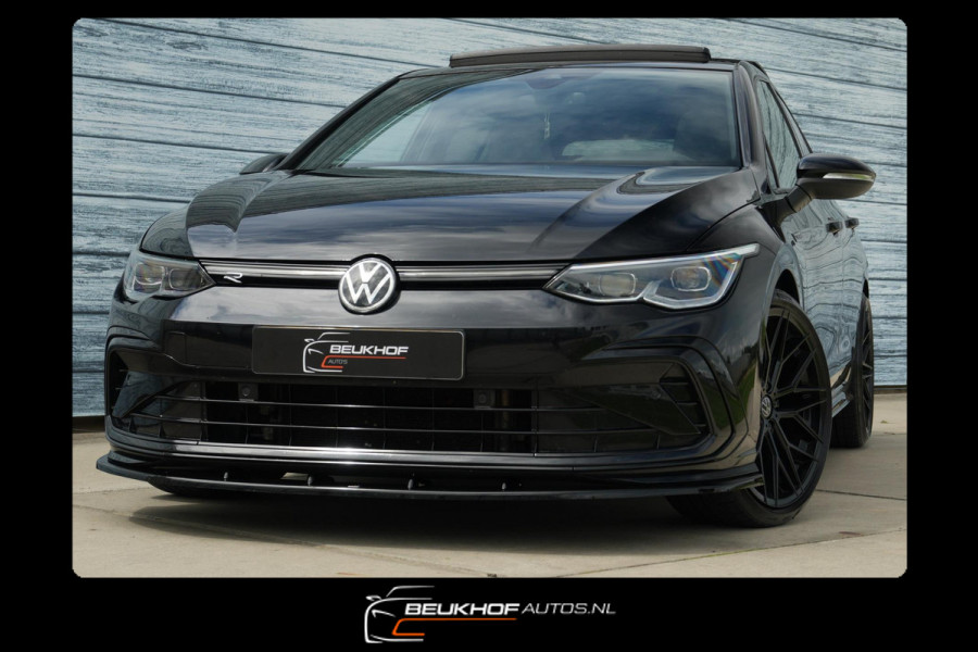 Volkswagen Golf 1.5 eTSI R-Line Pano H&K Audio Cruise Camera