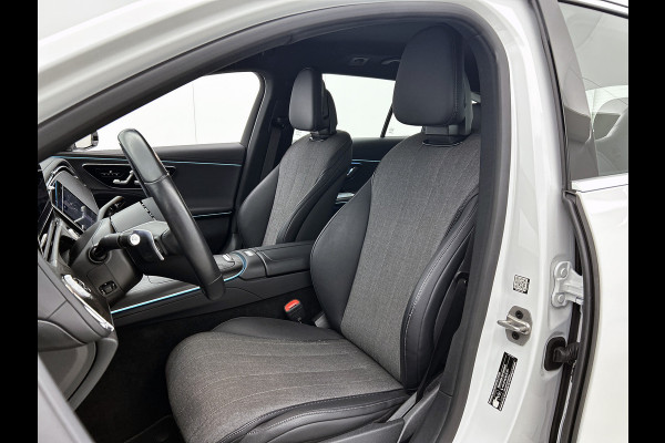 Mercedes-Benz E-Klasse Estate 300 e Luxury Line Plug-In Hybride Trekhaak | Rijassistentiepakket plus | Parkeerpakket met 360°-camera | Distronic | Sfeerverlichting. Inclusief 24 maanden MB Certified garantie voor Europa.