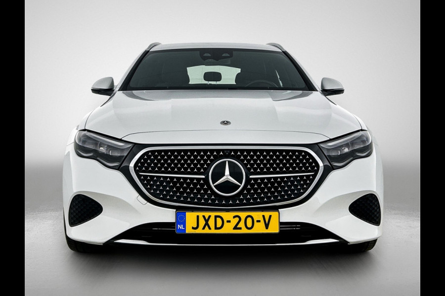 Mercedes-Benz E-Klasse Estate 300 e Luxury Line Plug-In Hybride Trekhaak | Rijassistentiepakket plus | Parkeerpakket met 360°-camera | Distronic | Sfeerverlichting. Inclusief 24 maanden MB Certified garantie voor Europa.