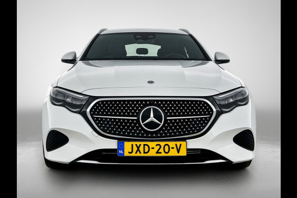 Mercedes-Benz E-Klasse Estate 300 e Luxury Line Plug-In Hybride Trekhaak | Rijassistentiepakket plus | Parkeerpakket met 360°-camera | Distronic | Sfeerverlichting. Inclusief 24 maanden MB Certified garantie voor Europa.