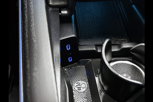 Mercedes-Benz E-Klasse Estate 300 e Luxury Line Plug-In Hybride Trekhaak | Rijassistentiepakket plus | Parkeerpakket met 360°-camera | Distronic | Sfeerverlichting. Inclusief 24 maanden MB Certified garantie voor Europa.