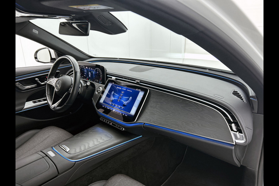 Mercedes-Benz E-Klasse Estate 300 e Luxury Line Plug-In Hybride Trekhaak | Rijassistentiepakket plus | Parkeerpakket met 360°-camera | Distronic | Sfeerverlichting. Inclusief 24 maanden MB Certified garantie voor Europa.