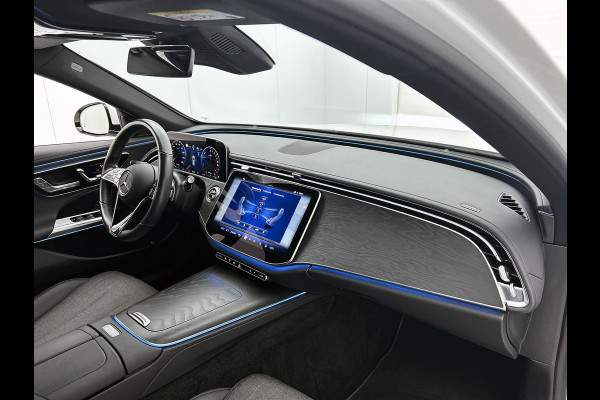 Mercedes-Benz E-Klasse Estate 300 e Luxury Line Plug-In Hybride Trekhaak | Rijassistentiepakket plus | Parkeerpakket met 360°-camera | Distronic | Sfeerverlichting. Inclusief 24 maanden MB Certified garantie voor Europa.