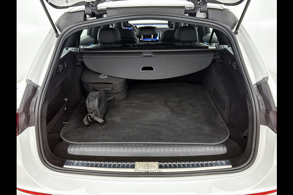 Mercedes-Benz E-Klasse Estate 300 e Luxury Line Plug-In Hybride Trekhaak | Rijassistentiepakket plus | Parkeerpakket met 360°-camera | Distronic | Sfeerverlichting. Inclusief 24 maanden MB Certified garantie voor Europa.