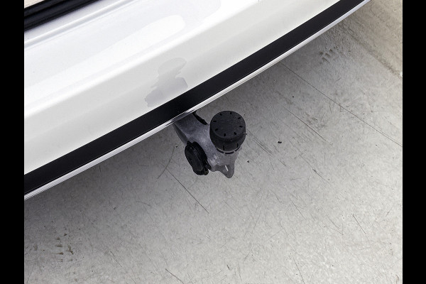 Mercedes-Benz E-Klasse Estate 300 e Luxury Line Plug-In Hybride Trekhaak | Rijassistentiepakket plus | Parkeerpakket met 360°-camera | Distronic | Sfeerverlichting. Inclusief 24 maanden MB Certified garantie voor Europa.